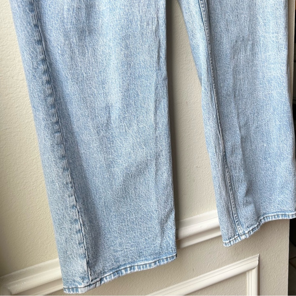 Abercrombie and Fitch 90's Relaxed High Rise Curve Love Light Wash Blue Sz 33L - Picture 5 of 12